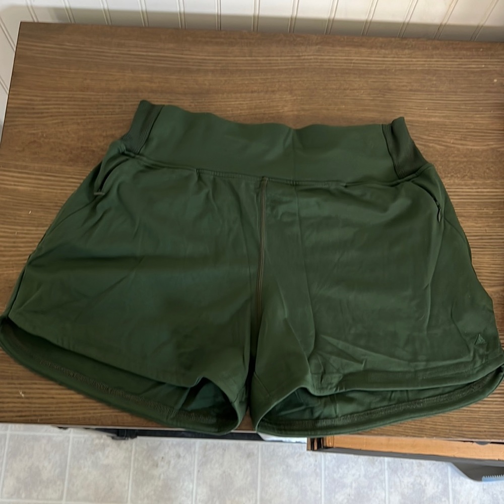Balance athletica shorts